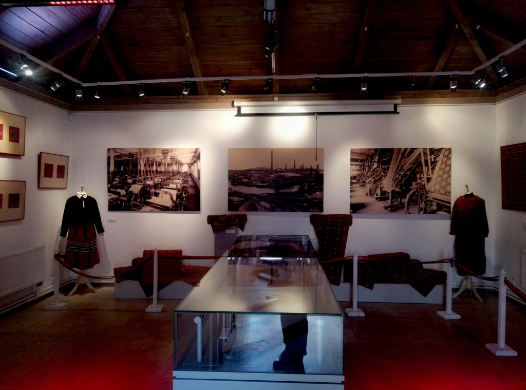 P90420-105455.jpg